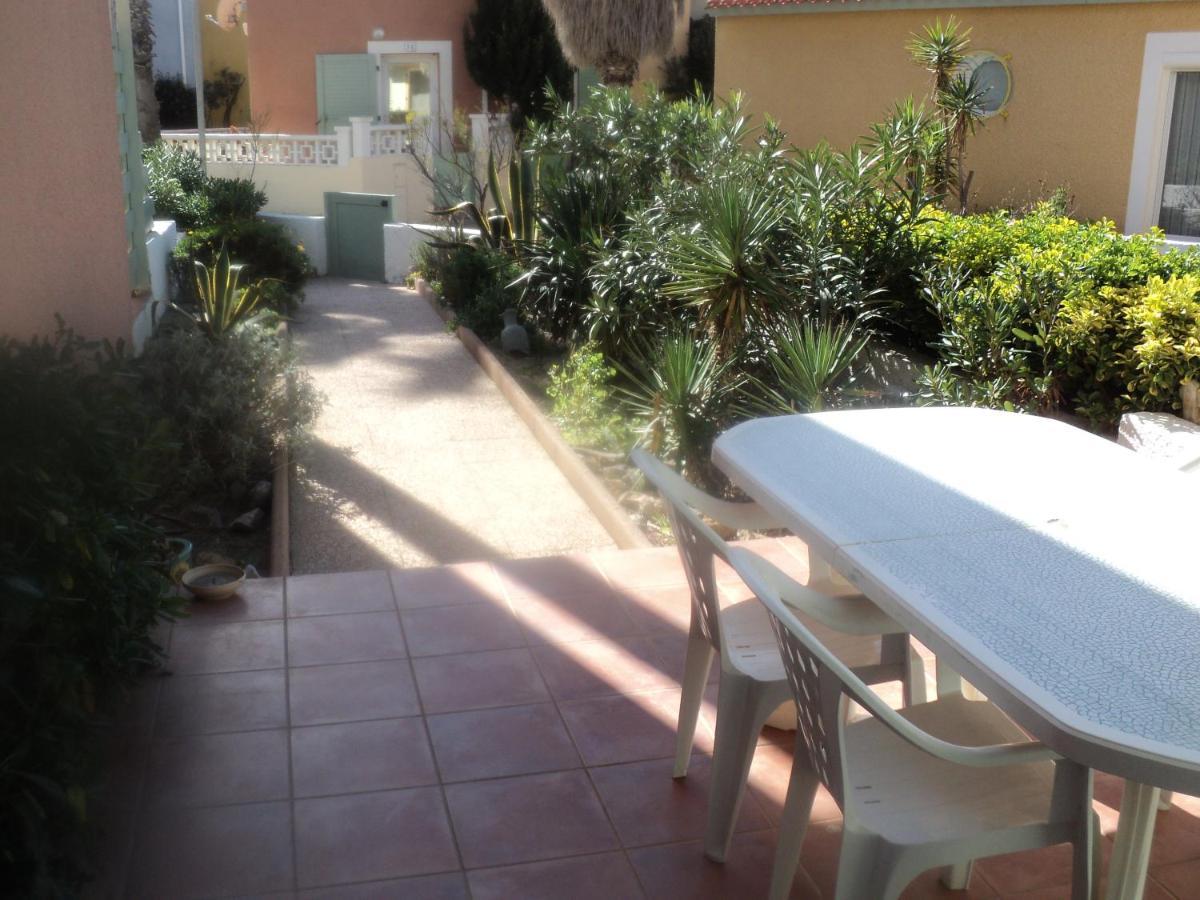 Charmante Villa Dans Village Naturiste ลูกัท ภายนอก รูปภาพ